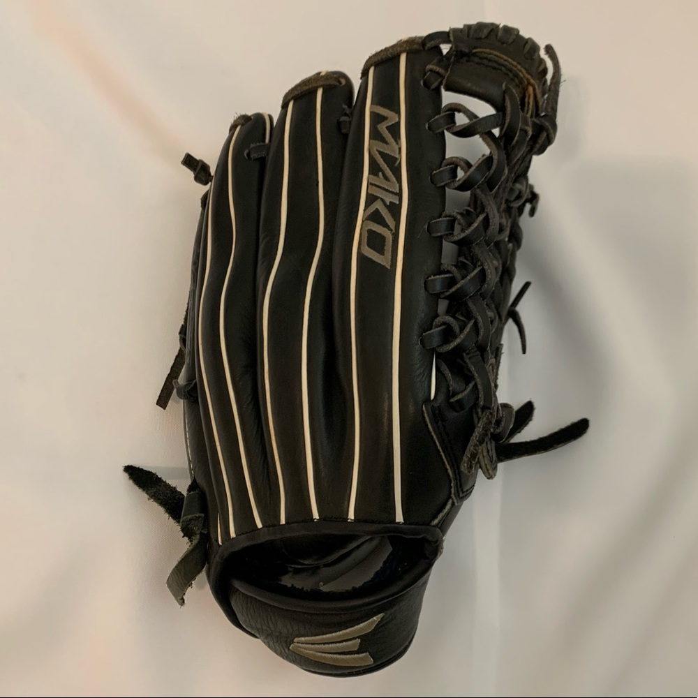 Easton YOUTH Softball Glove🥎💗✨